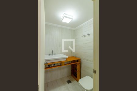 Lavabo de apartamento para alugar com 3 quartos, 240m² em Higienópolis, São Paulo