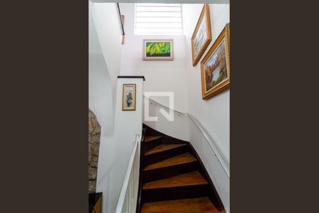 Escadas de casa à venda com 4 quartos, 216m² em Jabaquara, São Paulo