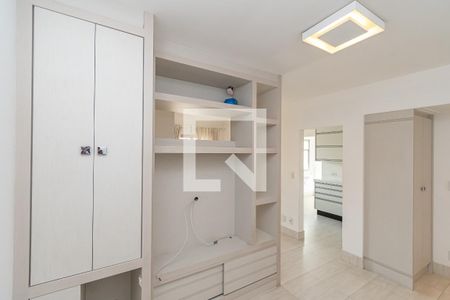 Sala de TV de apartamento para alugar com 2 quartos, 59m² em Centro, Campinas