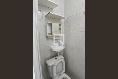 Casa para alugar com 15m², 1 quarto e 1 vaga Casa para alugar com 15m², 1 quarto e 1 vagaBanheiro