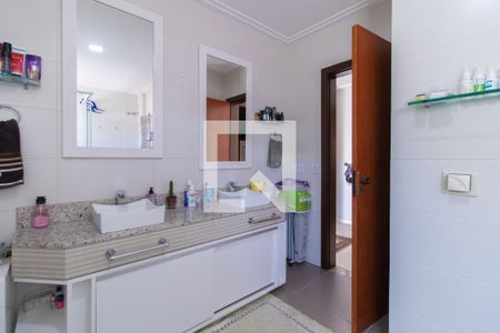 Casa à venda com 330m², 4 quartos e 2 vagas Casa à venda com 330m², 4 quartos e 2 vagasBanheiro da Suíte 1