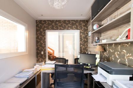 Casa à venda com 330m², 4 quartos e 2 vagas Casa à venda com 330m², 4 quartos e 2 vagasEscritório