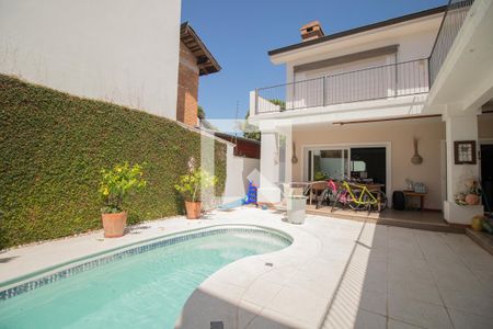 Casa à venda com 330m², 4 quartos e 2 vagas Casa à venda com 330m², 4 quartos e 2 vagasQuintal