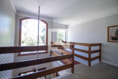 Casa à venda com 330m², 4 quartos e 2 vagas Casa à venda com 330m², 4 quartos e 2 vagasCorredor