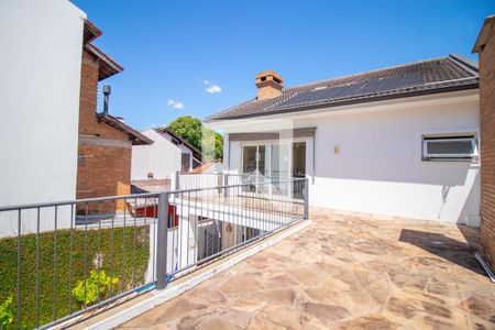 Casa à venda com 330m², 4 quartos e 2 vagas Casa à venda com 330m², 4 quartos e 2 vagasVaranda da Suíte 1