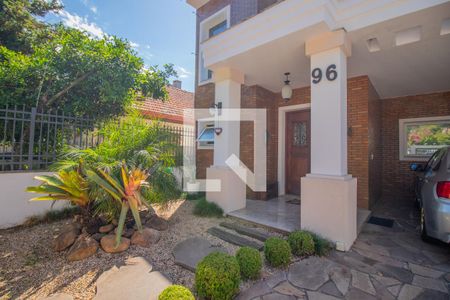 Casa à venda com 330m², 4 quartos e 2 vagas Casa à venda com 330m², 4 quartos e 2 vagasJardim