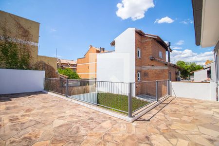 Casa à venda com 330m², 4 quartos e 2 vagas Casa à venda com 330m², 4 quartos e 2 vagasVaranda da Suíte 1