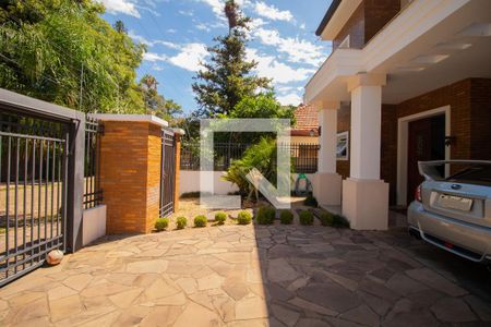 Casa à venda com 330m², 4 quartos e 2 vagas Casa à venda com 330m², 4 quartos e 2 vagasJardim