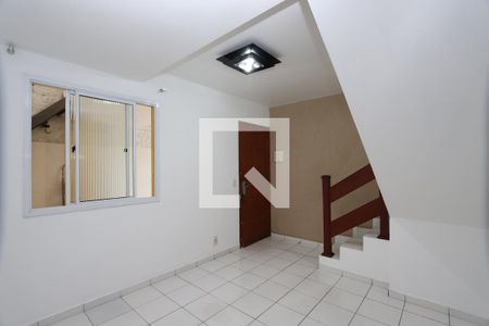 Sala de casa de condomínio para alugar com 2 quartos, 75m² em Cidade Satélite Santa Bárbara, São Paulo