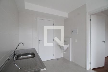 Sala/Cozinha e Área de Serviço de apartamento para alugar com 1 quarto, 28m² em Vila Ré, São Paulo