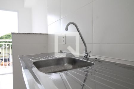 Sala/Cozinha e Área de Serviço de apartamento para alugar com 1 quarto, 28m² em Vila Ré, São Paulo