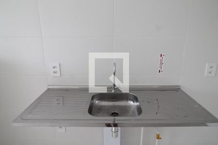 Sala/Cozinha e Área de Serviço de apartamento para alugar com 1 quarto, 28m² em Vila Ré, São Paulo