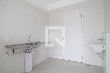 Sala/Cozinha e Área de Serviço de apartamento para alugar com 1 quarto, 28m² em Vila Ré, São Paulo