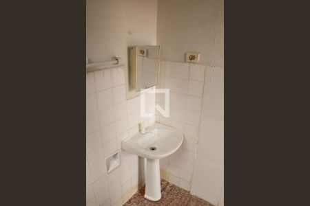Banheiro de casa para alugar com 1 quarto, 42m² em Osvaldo Rezende, Uberlândia