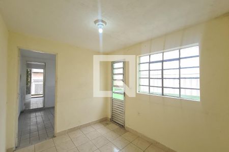 Quarto 2 de casa para alugar com 2 quartos, 42m² em Jardim Itápolis, São Paulo