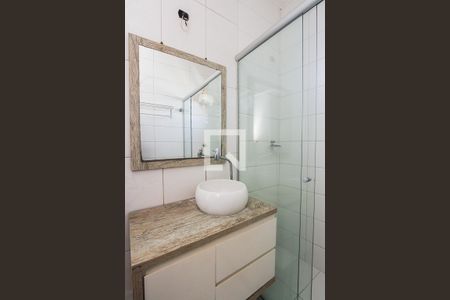 Banheiro de apartamento à venda com 1 quarto, 49m² em Navegantes, Porto Alegre