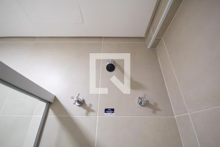 Banheiro de apartamento à venda com 1 quarto, 42m² em Centro, Osasco