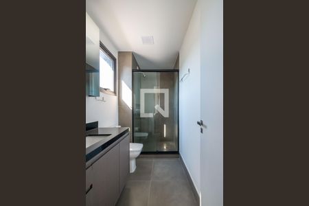 Banheiro de apartamento à venda com 1 quarto, 35m² em Teresópolis, Porto Alegre