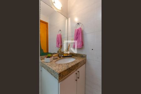 Banheiro de apartamento à venda com 3 quartos, 66m² em Santa Mônica, Belo Horizonte