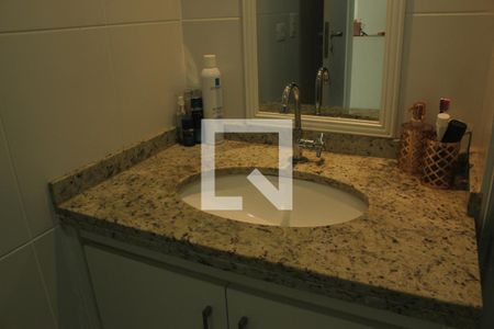 Banheiro de apartamento para alugar com 1 quarto, 38m² em Vila Castelo, São Paulo