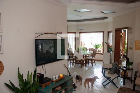 Sala de TV de casa de condomínio à venda com 3 quartos, 321m² em Vila Modesto Fernandes, Campinas