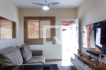 Sala de casa para alugar com 2 quartos, 65m² em Jardim das Oliveiras, Jacareí