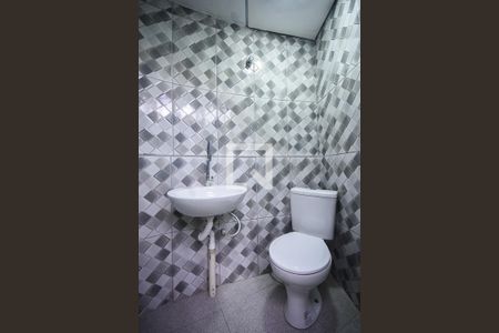 Banheiro de casa para alugar com 1 quarto, 40m² em Jardim Santa Efigenia, São Paulo