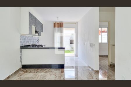 Sala de casa de condomínio para alugar com 2 quartos, 57m² em Água Chata, Guarulhos