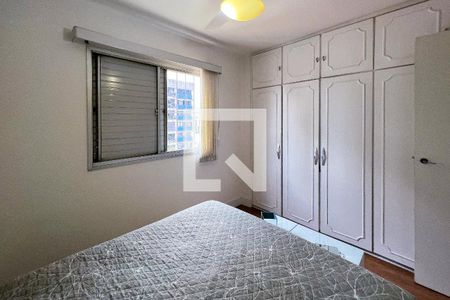 Quarto 1 de apartamento para alugar com 3 quartos, 80m² em Vila Olímpia, São Paulo