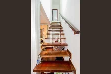 Escada Sala/Quartos de casa à venda com 3 quartos, 188m² em Vila Cocaia, Guarulhos