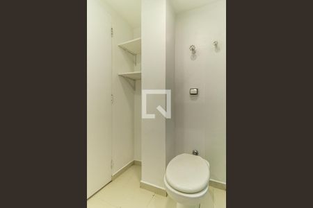 Banheiro de kitnet/studio à venda com 1 quarto, 29m² em Vila Buarque, São Paulo