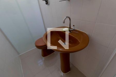 Casa à venda com 300m², 5 quartos e 6 vagas Casa à venda com 300m², 5 quartos e 6 vagasBanheiro Fundos