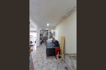 Casa à venda com 300m², 5 quartos e 6 vagas Casa à venda com 300m², 5 quartos e 6 vagasCorredor Lateral