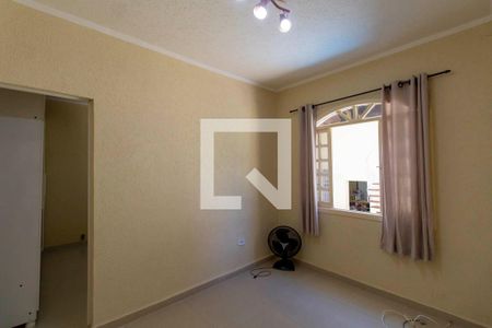 Casa à venda com 300m², 5 quartos e 6 vagas Casa à venda com 300m², 5 quartos e 6 vagasQuarto 1 Fundos