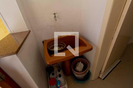 Casa à venda com 300m², 5 quartos e 6 vagas Casa à venda com 300m², 5 quartos e 6 vagasÁrea de Serviço