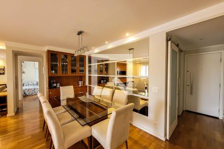 Apartamento à venda com 108m², 3 quartos e 2 vagas Apartamento à venda com 108m², 3 quartos e 2 vagasdetalhe sala de jantar