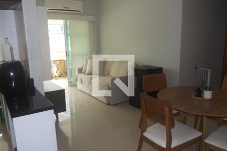 Sala de apartamento para alugar com 2 quartos, 69m² em Jacarepaguá, Rio de Janeiro