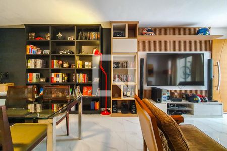 Sala de casa à venda com 3 quartos, 142m² em Vila Firmiano Pinto, São Paulo