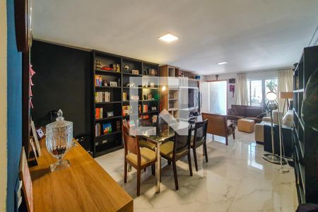 Sala de casa à venda com 3 quartos, 142m² em Vila Firmiano Pinto, São Paulo