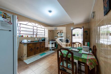 Cozinha de casa para alugar com 3 quartos, 140m² em Vila Ivone, São Paulo