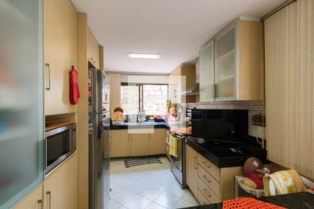 Cozinha de casa de condomínio para alugar com 4 quartos, 218m² em Jacarepaguá, Rio de Janeiro