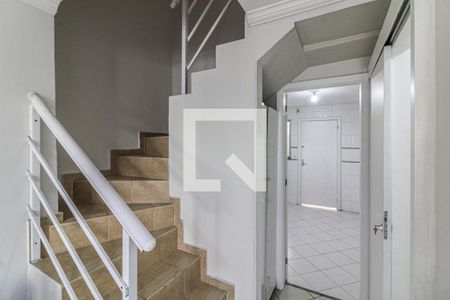 Sala - Escada de casa de condomínio para alugar com 3 quartos, 116m² em Vargem Pequena, Rio de Janeiro