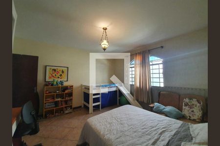 Casa à venda com 4 quartos, 222m² em Ipiranga, Belo Horizonte