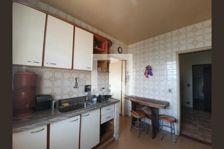 Casa à venda com 222m², 4 quartos e 2 vagas