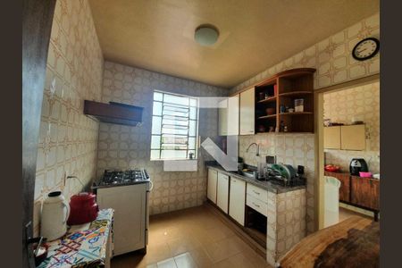 Casa à venda com 222m², 4 quartos e 2 vagas