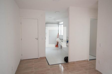 Sala de apartamento para alugar com 2 quartos, 40m² em Brás de Pina, Rio de Janeiro