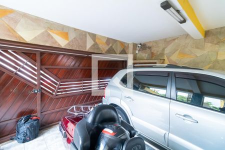 Casa à venda com 380m², 4 quartos e 2 vagas Casa à venda com 380m², 4 quartos e 2 vagasGaragem