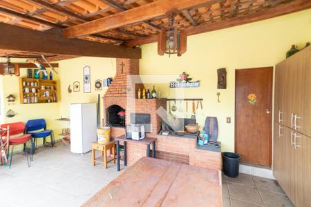 Casa à venda com 380m², 4 quartos e 2 vagas Casa à venda com 380m², 4 quartos e 2 vagasChurrasqueira