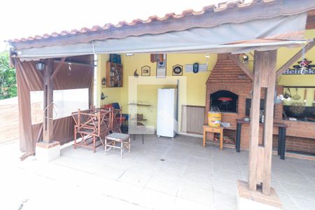 Casa à venda com 380m², 4 quartos e 2 vagas Casa à venda com 380m², 4 quartos e 2 vagasChurrasqueira