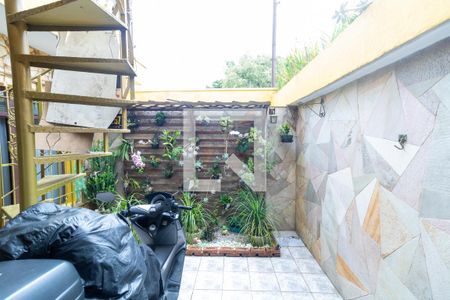 Casa à venda com 380m², 4 quartos e 2 vagas Casa à venda com 380m², 4 quartos e 2 vagasGaragem